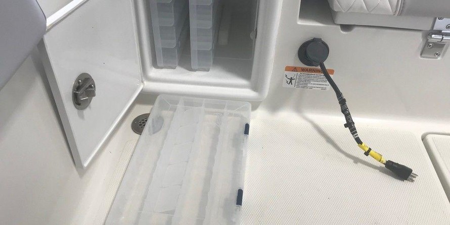 Ranger boats 2400 bay