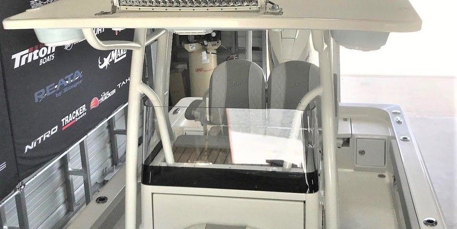 Ranger boats 2400 bay