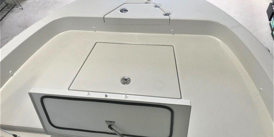 Ranger boats 2400 bay