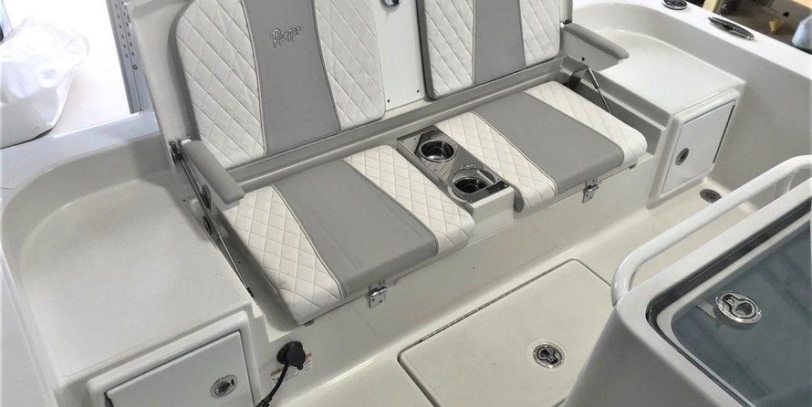 Ranger boats 2400 bay