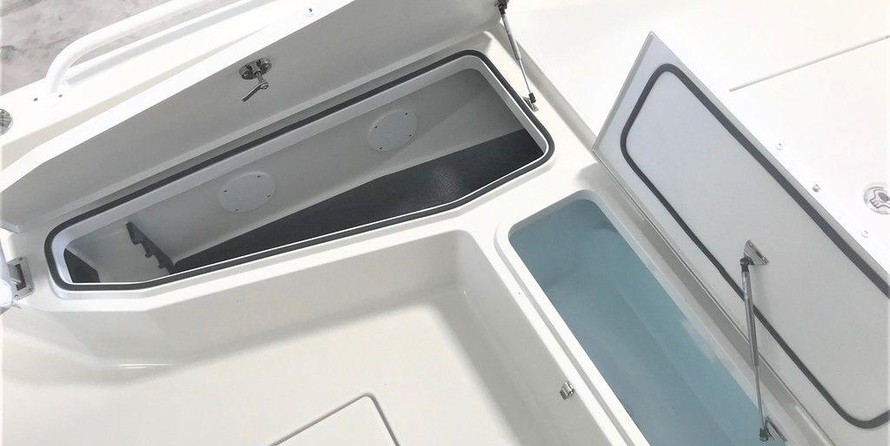 Ranger boats 2400 bay