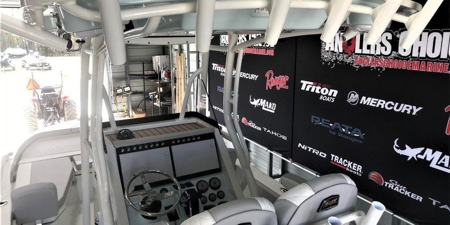 Ranger boats 2400 bay