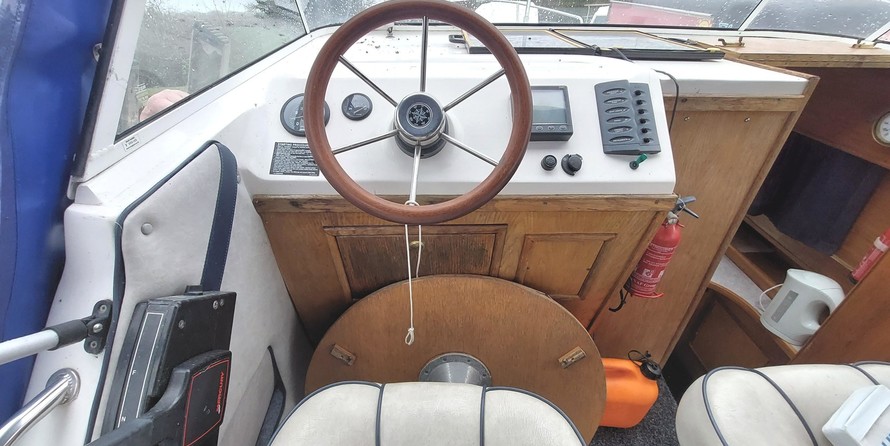 Amber boats amsterdam cruiser style wide beam barge