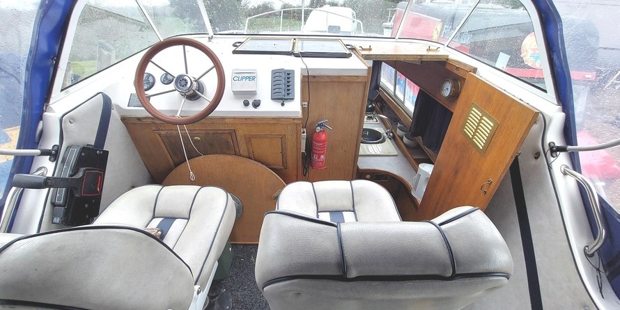 Amber boats amsterdam cruiser style wide beam barge