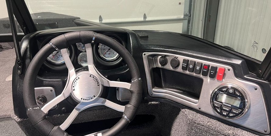 Lund Boats 1875 Impact Sport