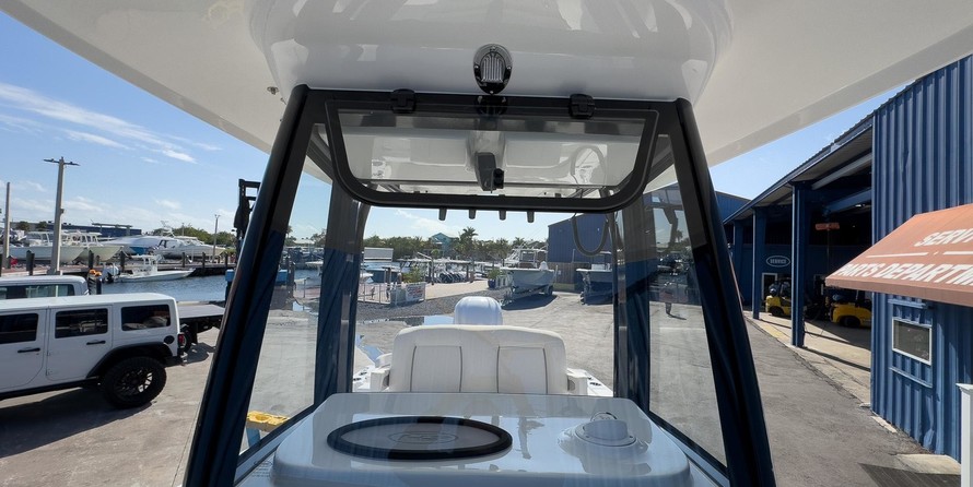 Sea Ray hunt ultra 211