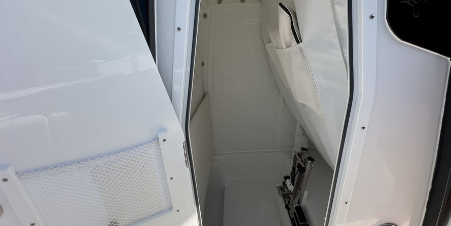 Sea Ray hunt ultra 211