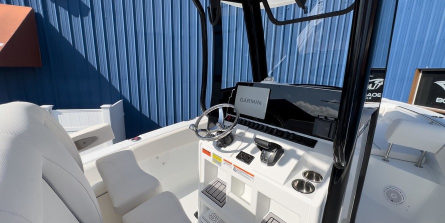 Sea Ray hunt ultra 211
