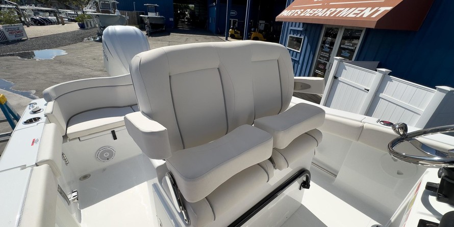 Sea Ray hunt ultra 211