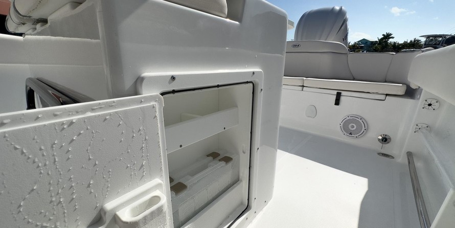 Sea Ray hunt ultra 211