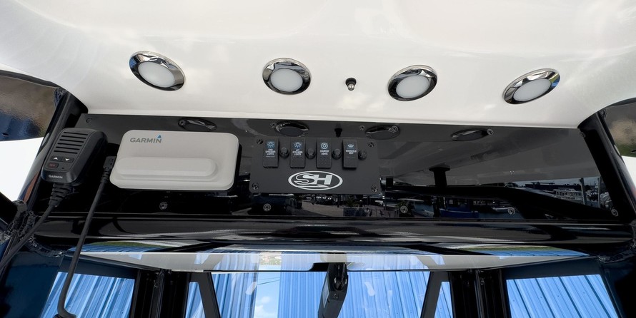 Sea Ray hunt ultra 211