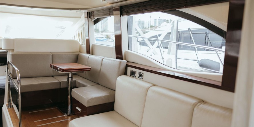 Sea Ray 390 Sedan Bridge