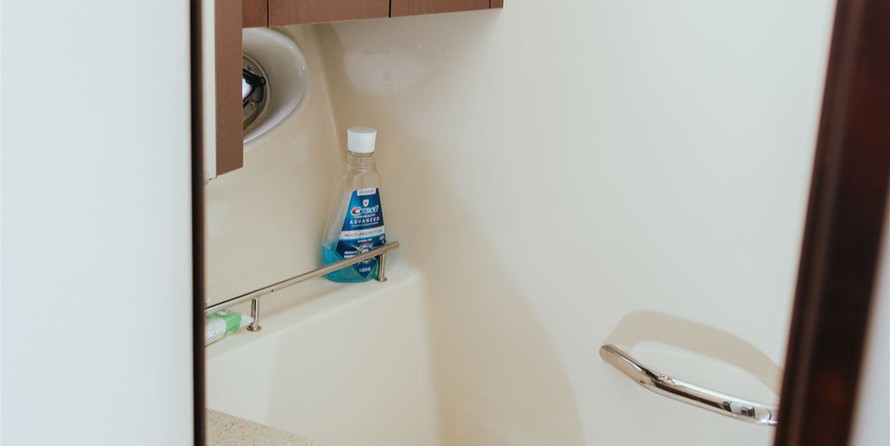 Sea Ray 390 Sedan Bridge