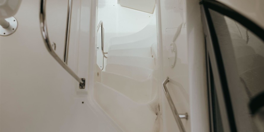 Sea Ray 390 Sedan Bridge