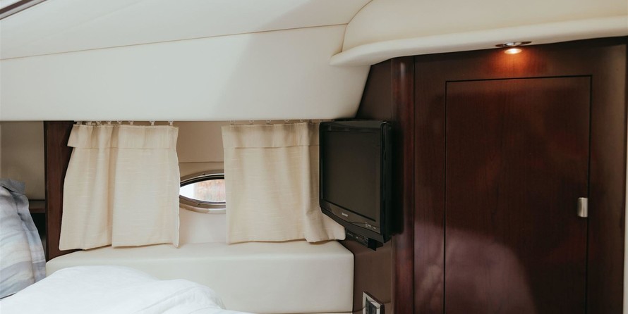 Sea Ray 390 Sedan Bridge