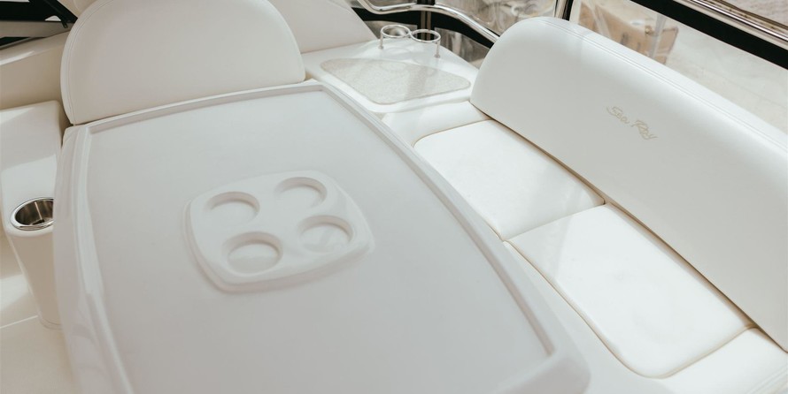 Sea Ray 390 Sedan Bridge