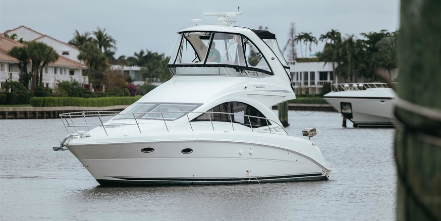 Sea Ray 390 Sedan Bridge