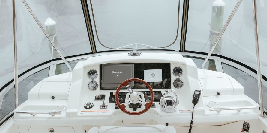 Sea Ray 390 Sedan Bridge