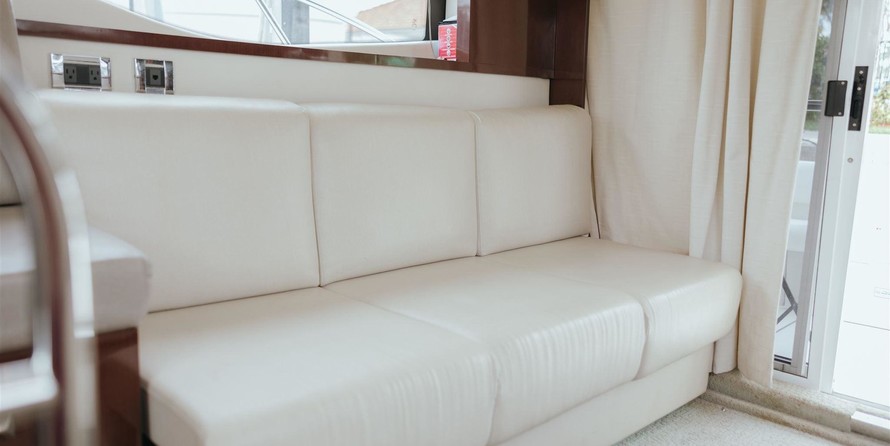 Sea Ray 390 Sedan Bridge