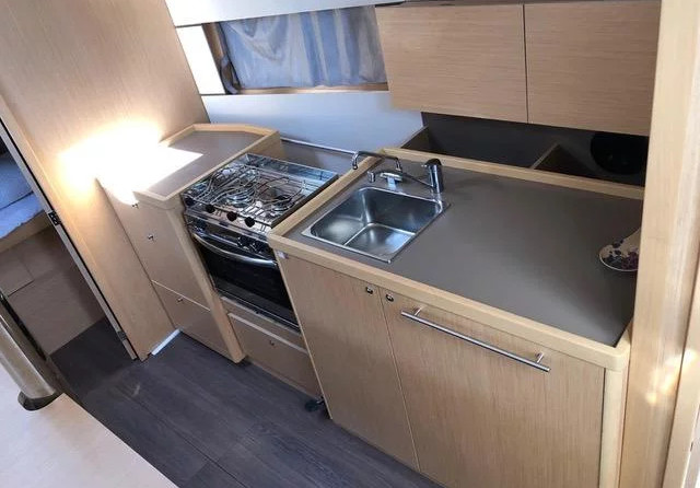 Beneteau Oceanis 38.1