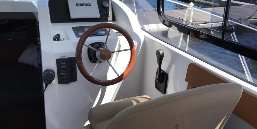 Jeanneau Merry Fisher 8