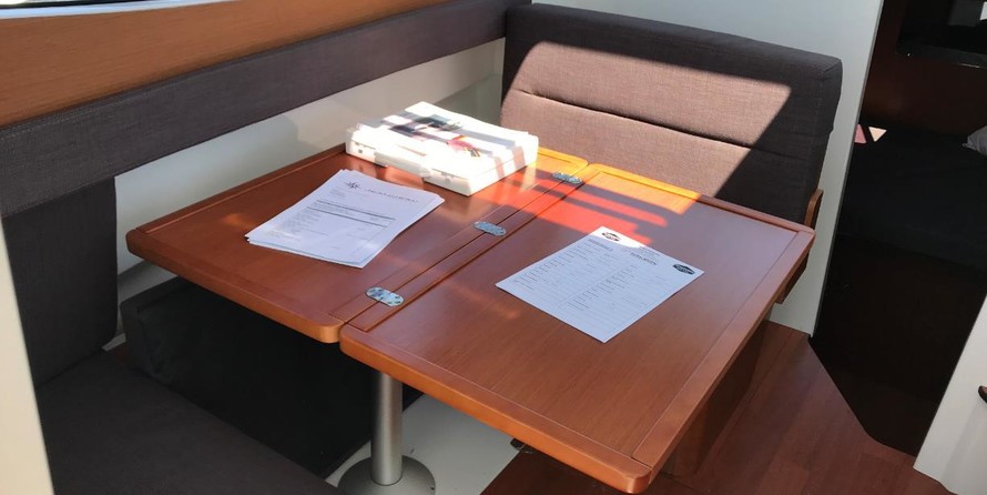 Jeanneau Merry Fisher 8