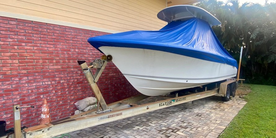 Sea Ray hunt ultra 211
