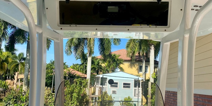 Sea Ray hunt ultra 211