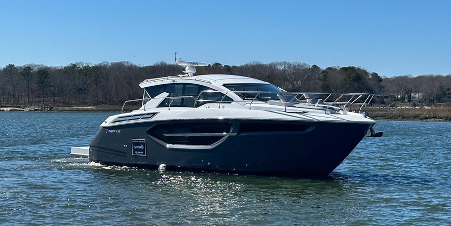 Cruisers Yachts 42 Cantius