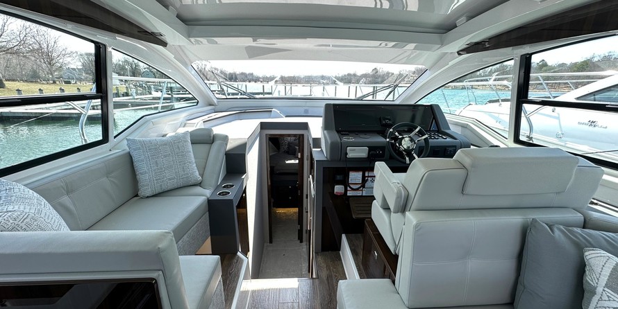 Cruisers Yachts 42 Cantius