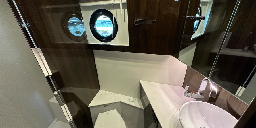 Cruisers Yachts 42 Cantius