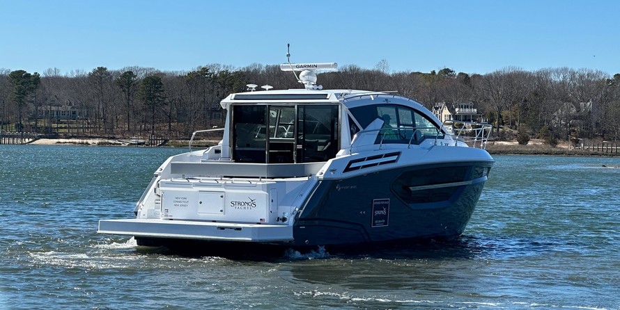 Cruisers Yachts 42 Cantius