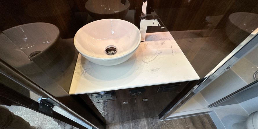 Cruisers Yachts 42 Cantius