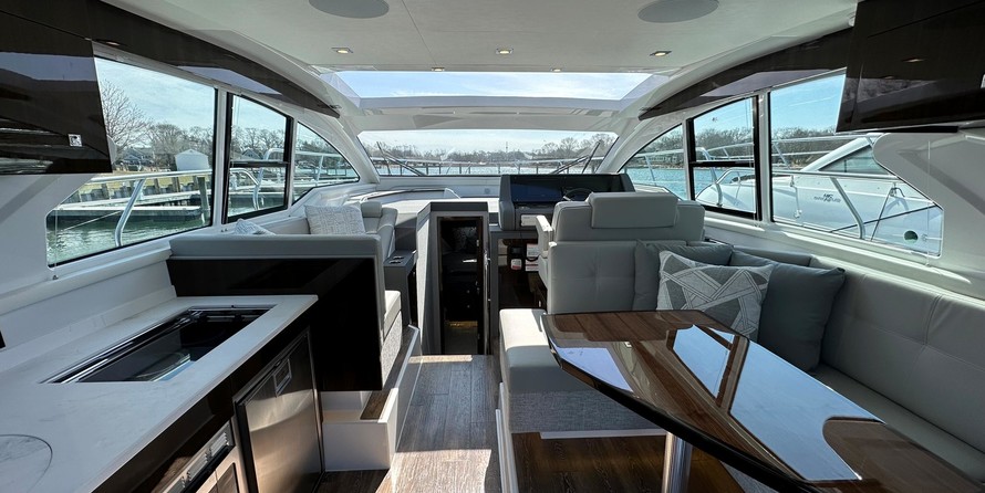 Cruisers Yachts 42 Cantius