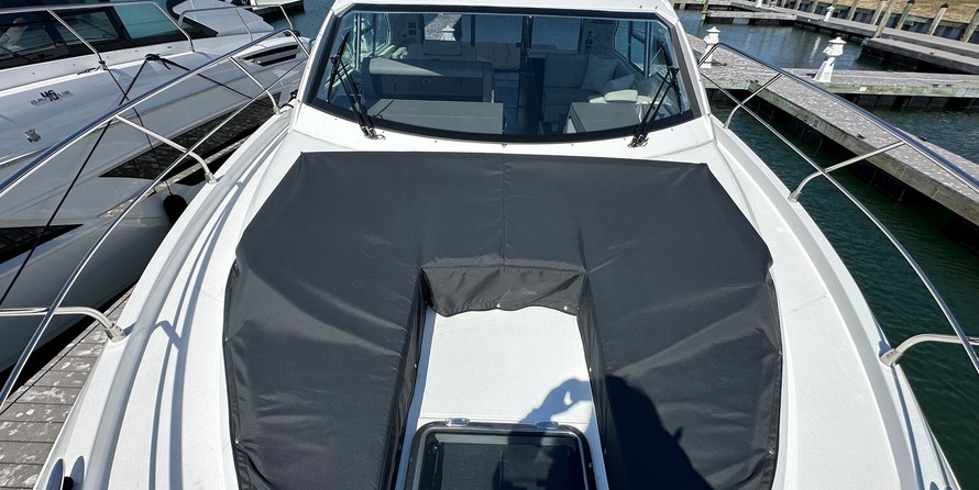 Cruisers Yachts 42 Cantius