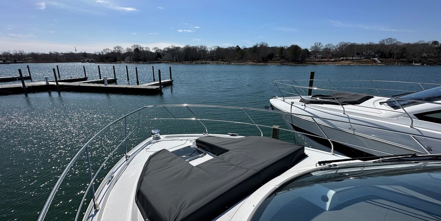 Cruisers Yachts 42 Cantius