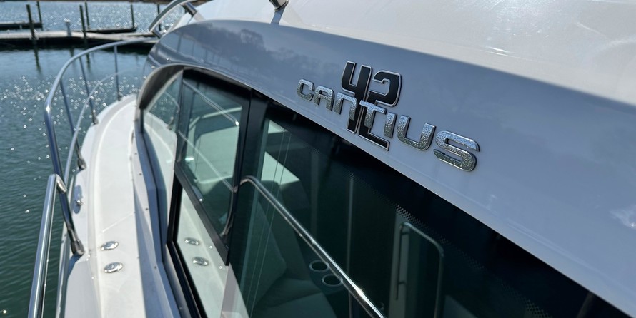 Cruisers Yachts 42 Cantius