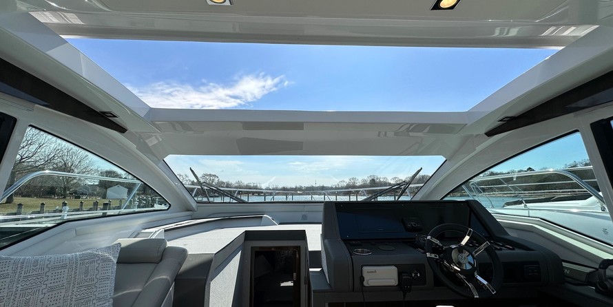 Cruisers Yachts 42 Cantius