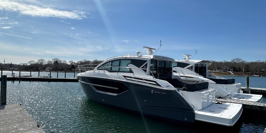 Cruisers Yachts 42 Cantius