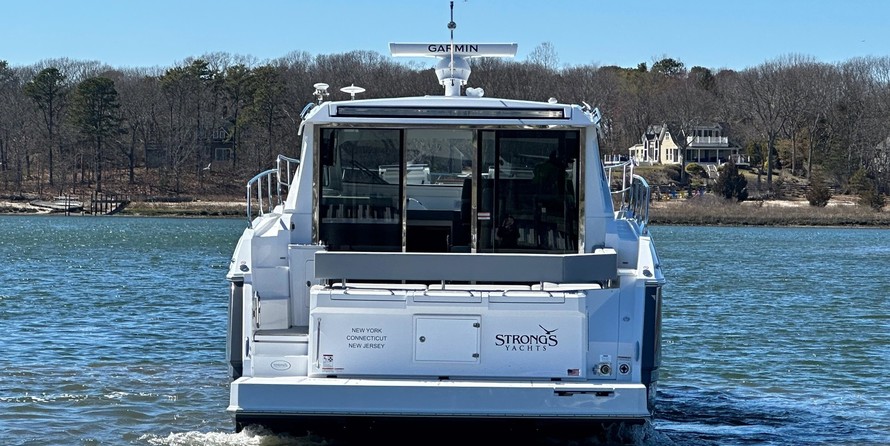 Cruisers Yachts 42 Cantius