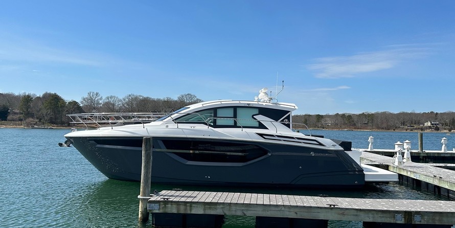 Cruisers Yachts 42 Cantius