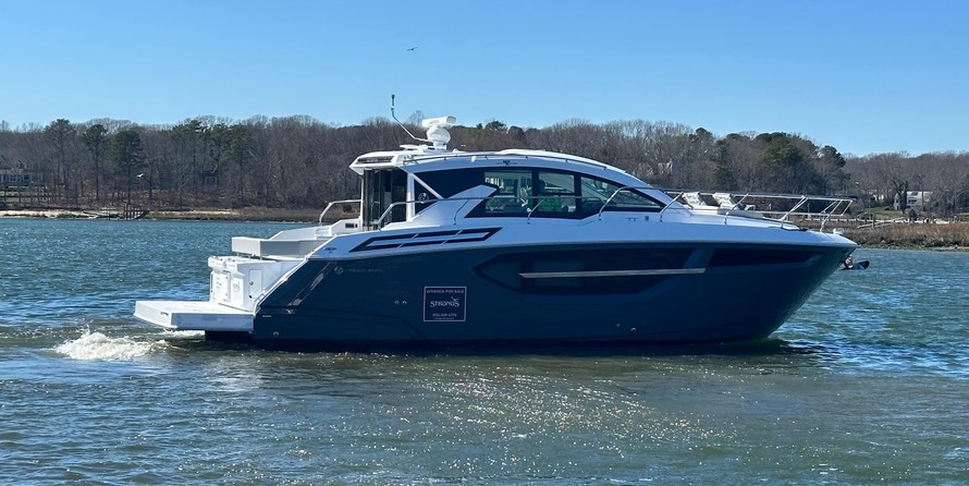 Cruisers Yachts 42 Cantius