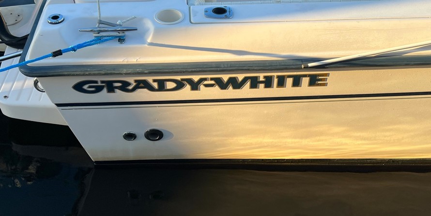 Grady-White Freedom 225