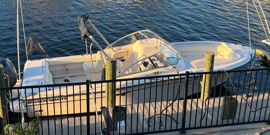 Grady-White Freedom 225