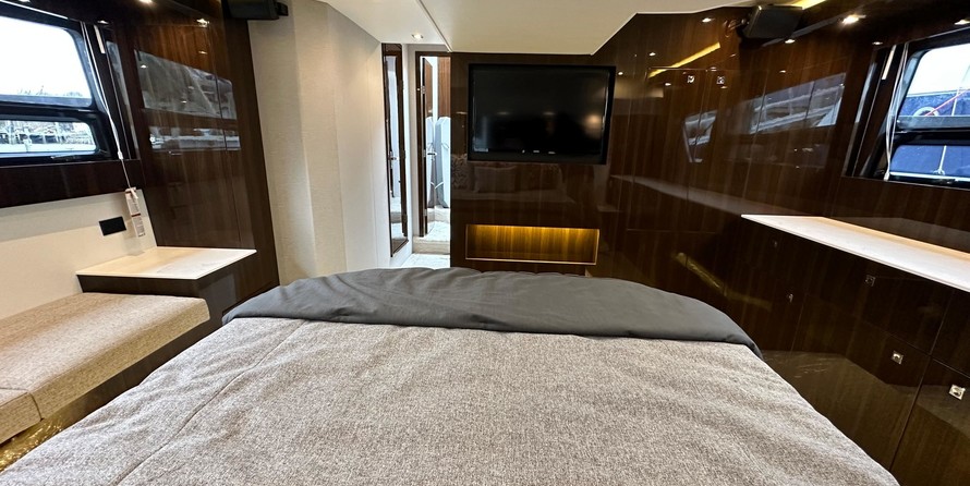 Cruisers Yachts 50 Cantius