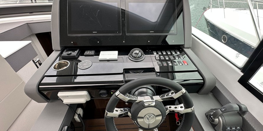 Cruisers Yachts 50 Cantius
