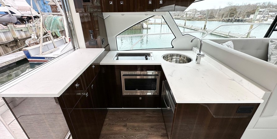 Cruisers Yachts 50 Cantius