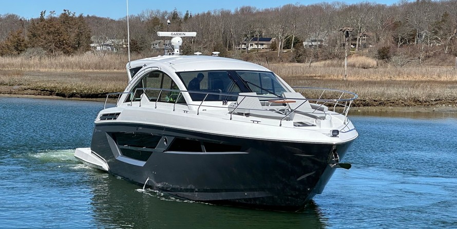 Cruisers Yachts 50 Cantius