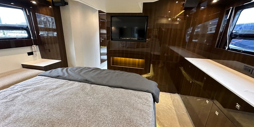 Cruisers Yachts 50 Cantius