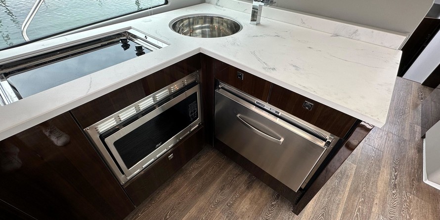 Cruisers Yachts 50 Cantius
